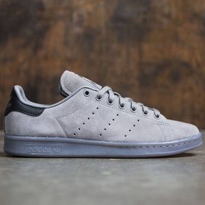 Adidas Stan Smith- Men’s 5 (women’s 7)